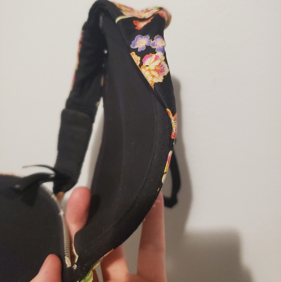 Victoria Secret beautiful bra size 34C - Picture 6 of 8